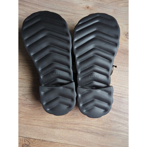 Gucci Logo Rubber Platform Embossed Marmot Thong Sandals - Picture 12 of 14